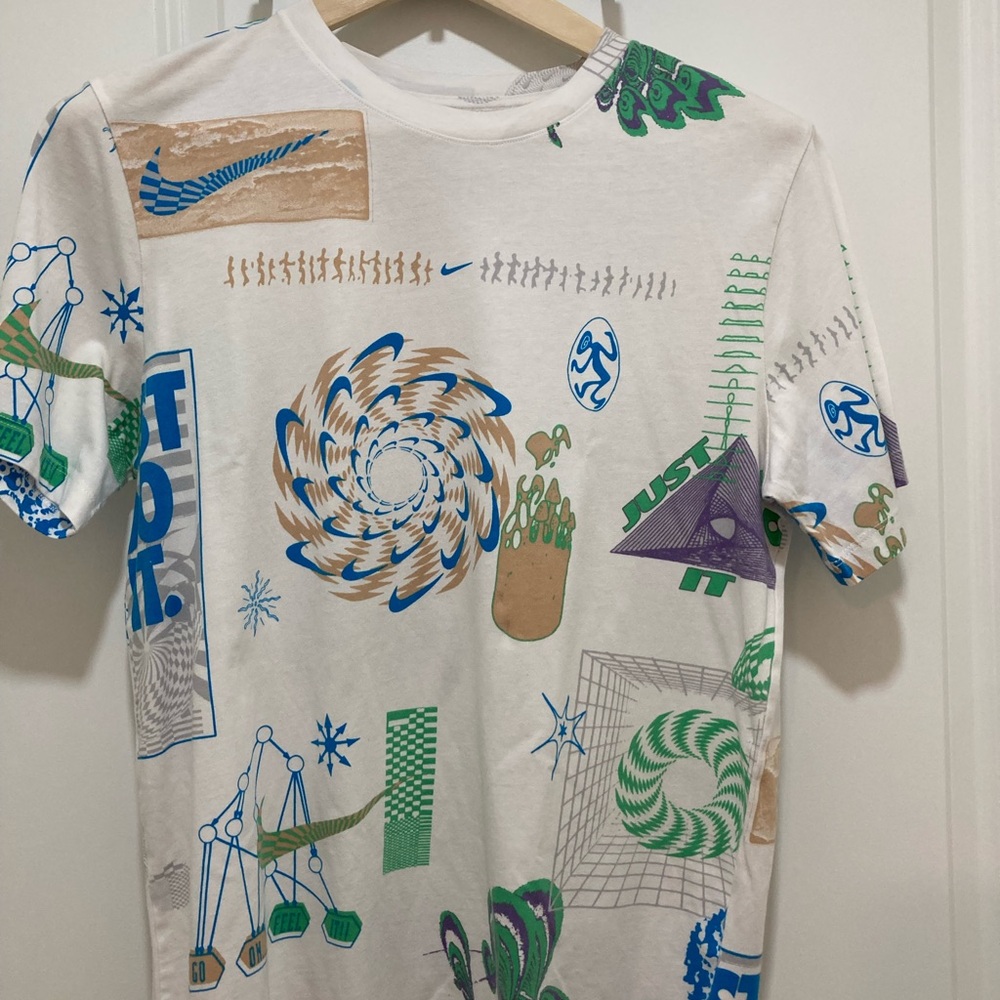 Nike Multicolor Graphic Short Sleeve Tee